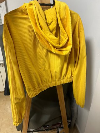 Chaqueta Adidas amarilla corta pana capucha