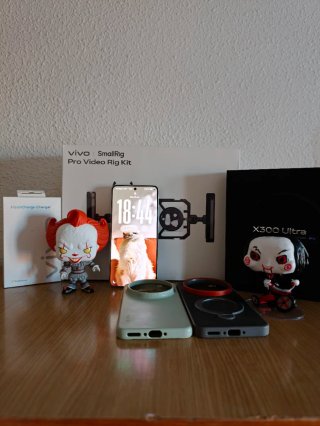 Vivo X300 Ultra 16 GB RAM/1 TB+SmallRig+EXTRAS