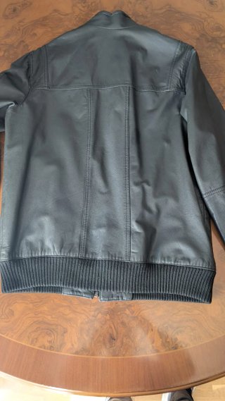 Cazadora Negra Estilo Bomber Hombre