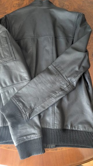 Cazadora Negra Estilo Bomber Hombre