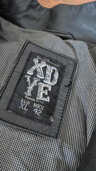 Cazadora Negra Estilo Bomber Hombre