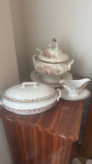 Set de Sopera y Salsera de Cerámica