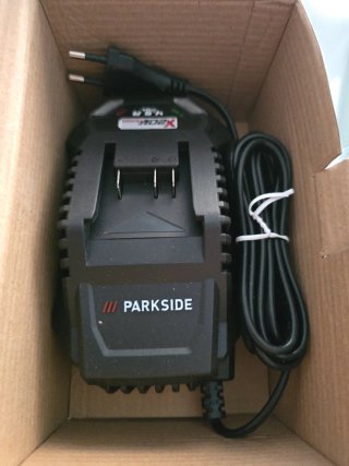Cargador de Batería Parkside 20V 4.5A