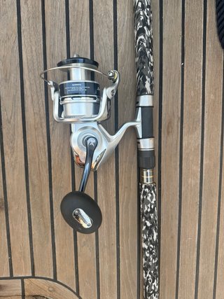 Caña y carrete de pesca Shimano
