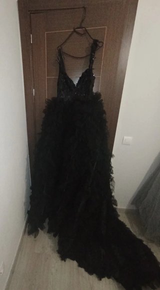 Espectacular vestido de novia gótico negro