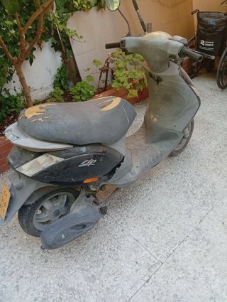 Scooter Piaggio Zip