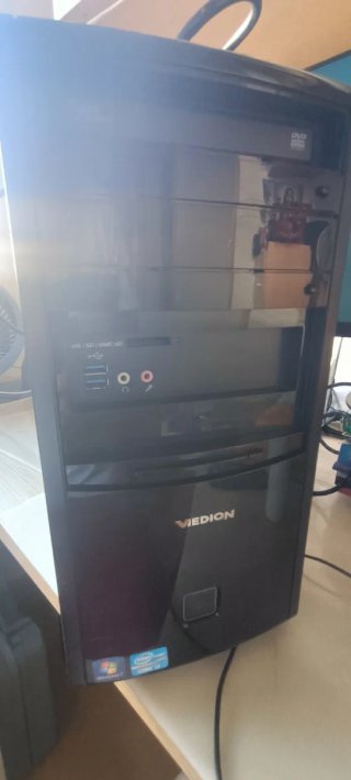 PC Torre Medion i3 2100 4GB RAM