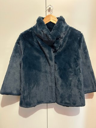 Chaqueta pelo sintético azul manga 3/4