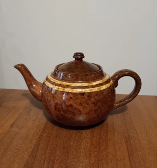 Teiera vintage in ceramica marrone