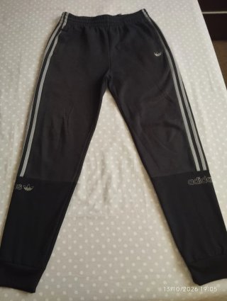 Pantalón de chándal adidas negro