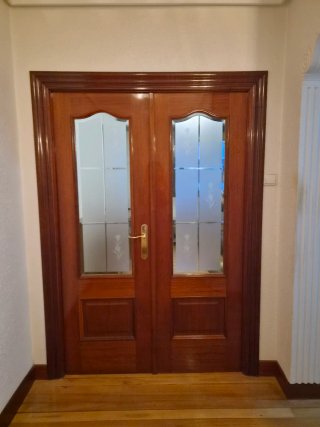 Puertas Dobles de Madera con Cristal