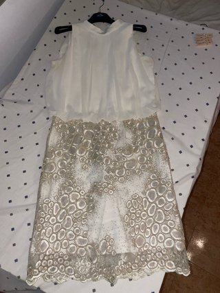 Vestido de fiesta beige/blanco y dorado
