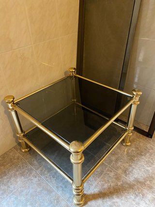 Mesa auxiliar vintage cristal ahumado y latón