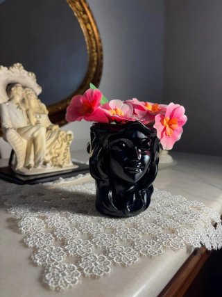 Vaso in ceramica a forma di volto altezza 10 cm