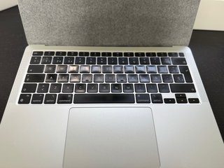 Macbook Air M1 (256GB)