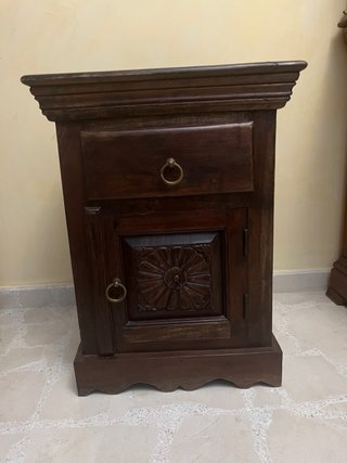Set de 2 Mesitas de Noche de Madera