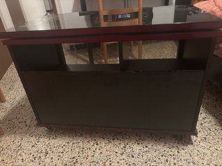 Mueble TV giratorio cristal y ruedas