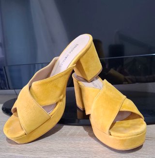 Sandalias Sandra Morales Amarillas