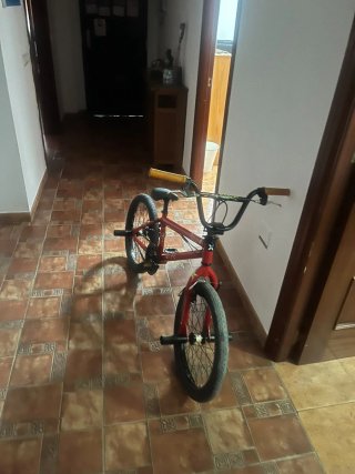 Bicicleta BMX Roja Infantil
