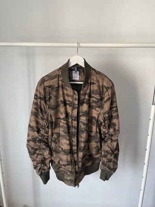 Chaqueta Bomber Camuflaje H&M Talla M