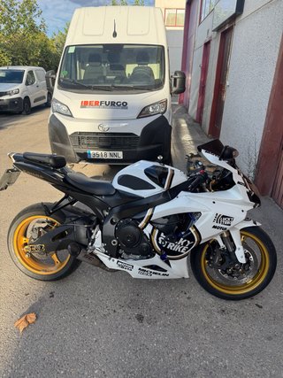 Gsxr 600 k7 cambio o vendo