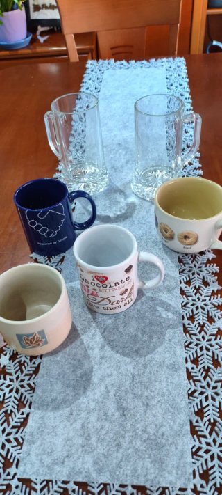 Lote de tazas de cerámica y cristal