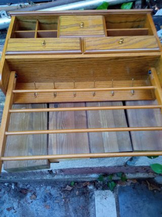 Perchero de Pared con Estante de Madera