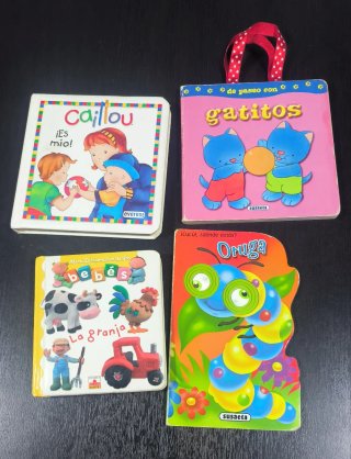 Varios libros  Caillou. Es mío La granja  y otros