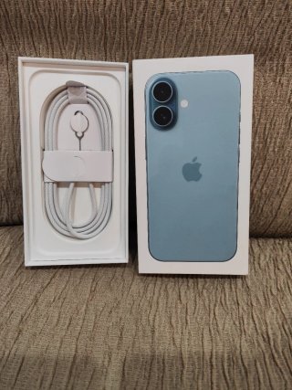 Cable de Carga y Caja iPhone 16