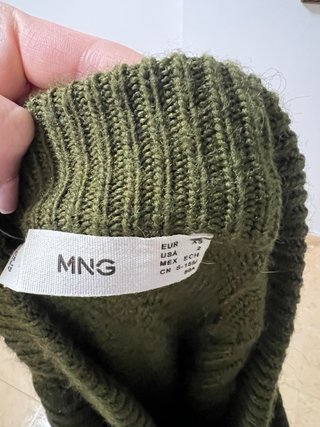 Vestido Mango verde punto trenzado frío hombros