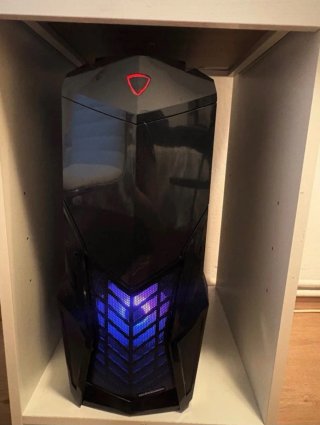 Ordenador Gaming Negro con Luces LED