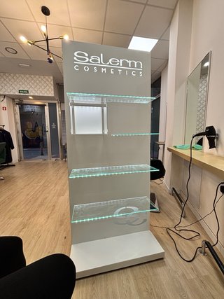 Vendo estantería de peluqueria, marca ( SALERM )