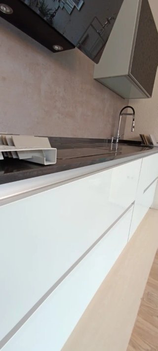 Cocina de exposición con electrodomesticos