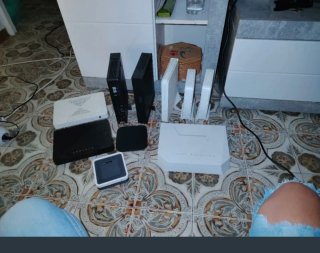 Lote 8 dispositivi di rete e TV