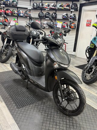 SYM BWT 125 NEGRA
