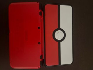 Nintendo DS 2XL Pokeball