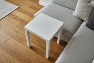Mesa auxiliar blanca