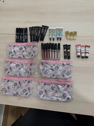 Lote de Maquillaje a estrenar diferentes marcas