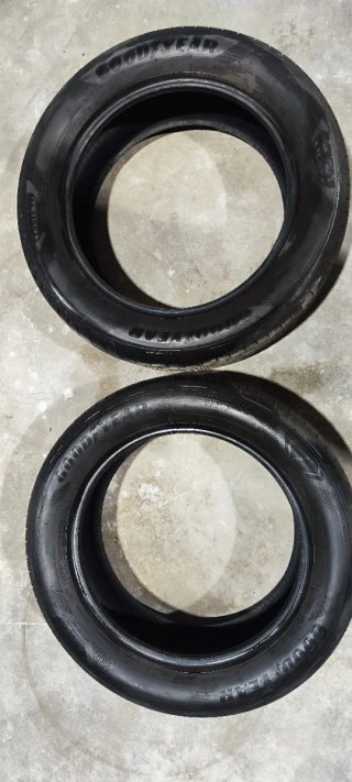 Pareja de Neumáticos Goodyear 235/55 R18 100V