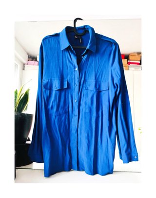 Camisa fluida azul de Mango