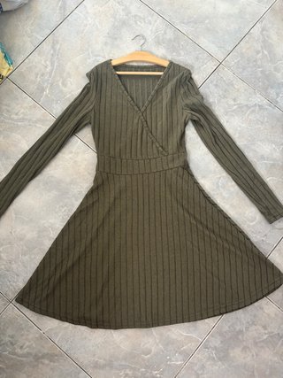 Vestido verde oliva talla XS
