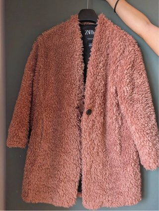 Abrigo Zara Rosa Borrego Talla Única