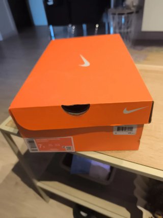 Zapatillas Nike niño talla 40 nuevas, en su caja
