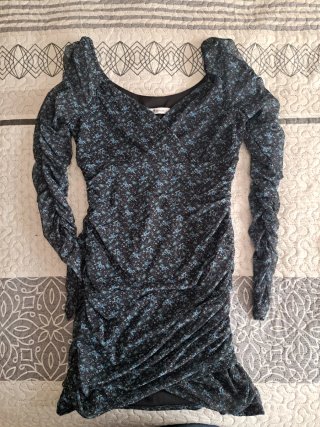 Vestido Hollister floral manga larga talla S