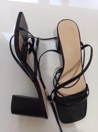 Sandalias tacón grueso plataforma negras