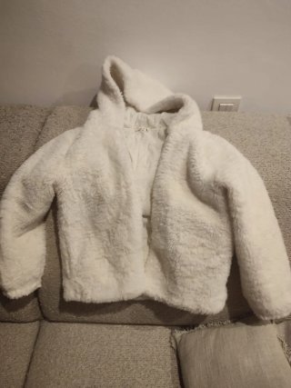 Chaqueta de Pelo Blanca con Capucha