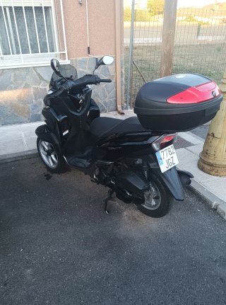 Yamaha Tricity 125 Negra