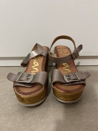Sandalias Piel Tacon Dorado/Plateado