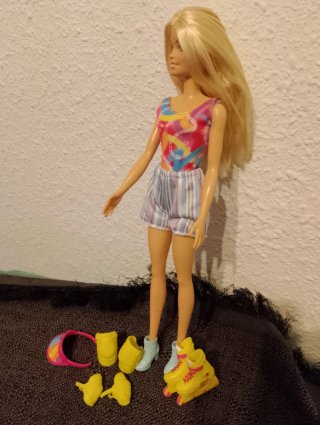 Barbie Patinadora con Accesorios