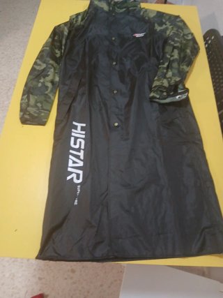 Impermeable Histar Negro y Verde Camuflaje